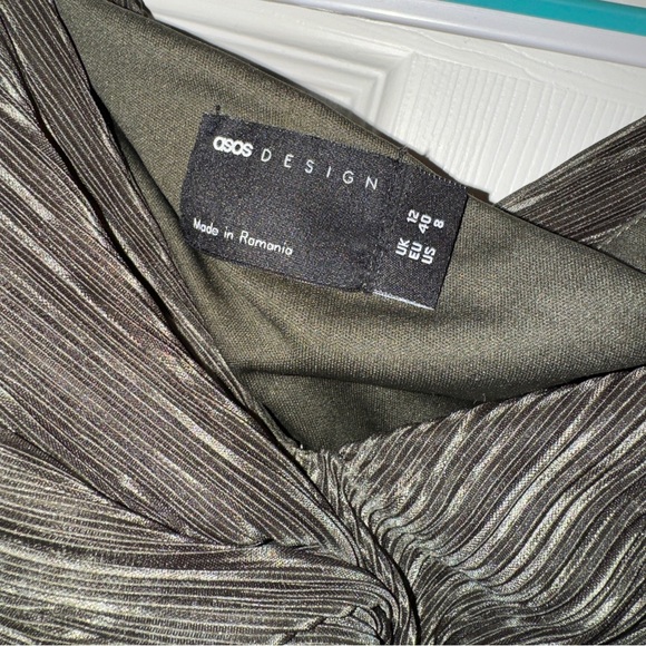 ASOS Two in One Fallen Shoulder Plisse Maxi Dress - Picture 6 of 10